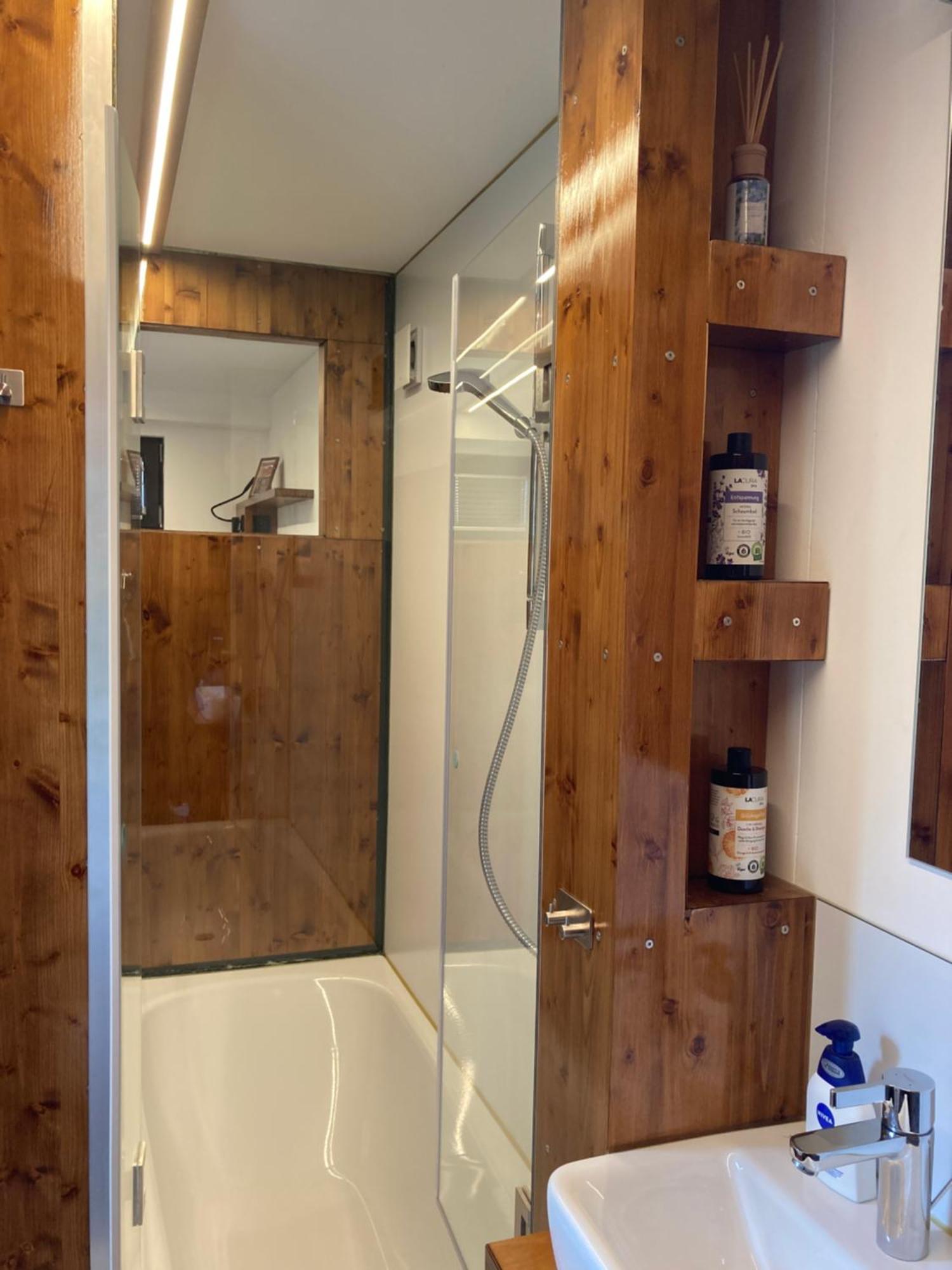 Tiny House Im Seecontainer Mit Parkplatz, Glasfaser, Netflix, Veranda Und Gehobener Ausstattung Κόμπουργκ Εξωτερικό φωτογραφία